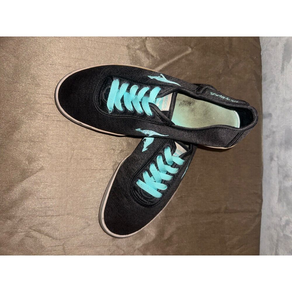 Woman's Kangaroos vintage‎  Shoes Size 7.5 The Original Shoes With Pockets.